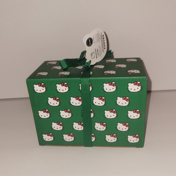 Hello Kitty ST Patrick's Day Salt And Pepper Shakers Blue Sky New! - Picture 2 of 2